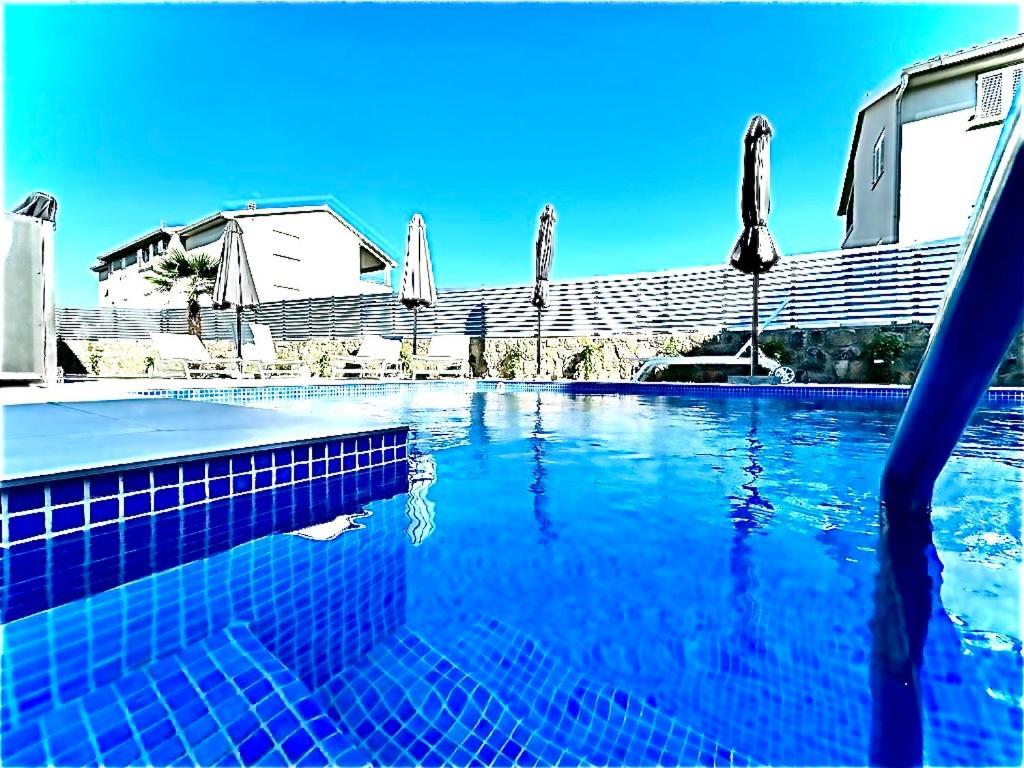 Luxury Apartments Marty Малинска Екстериор снимка