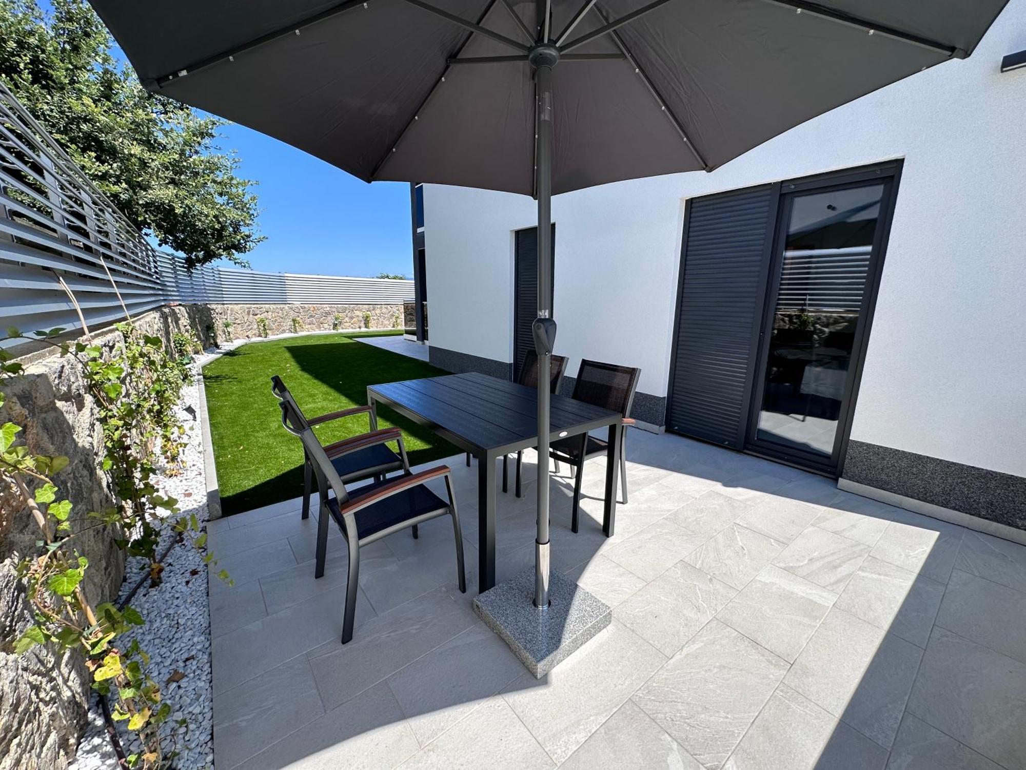 Luxury Apartments Marty Малинска Екстериор снимка