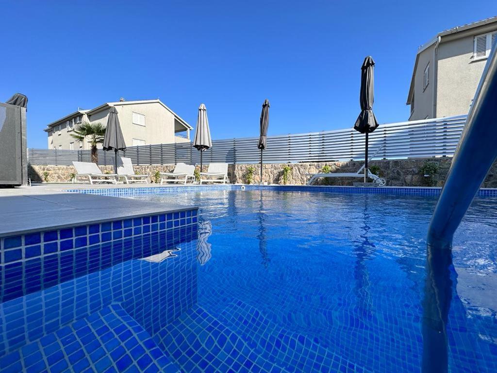 Luxury Apartments Marty Малинска Екстериор снимка